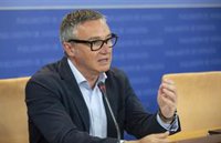 Vox reclama al Gobierno central una planificación hídrica y que deje de "criminalizar" a los agricultores andaluces