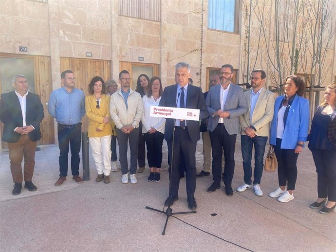 El secretario de Estado de Transportes, Movilidad y Agenda Urbana del Gobierno de España, David Lucas, en Palma, comparece para informar de la compra de los terrenos de Son Busquets, acompañado de otros socialistas de las Islas