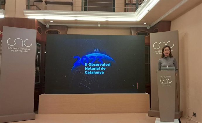 Laa vicedecana de Collegi Notarial Raquel Iglesias presentar el segundo Observatori Notarial de Catalunya. En Barcelona el 19 de abril de 2023.