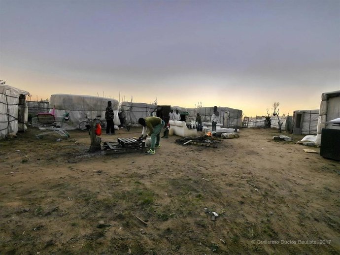 Archivo - Imagen de archivo de un asentamiento chabolista de la provincia de Huelva