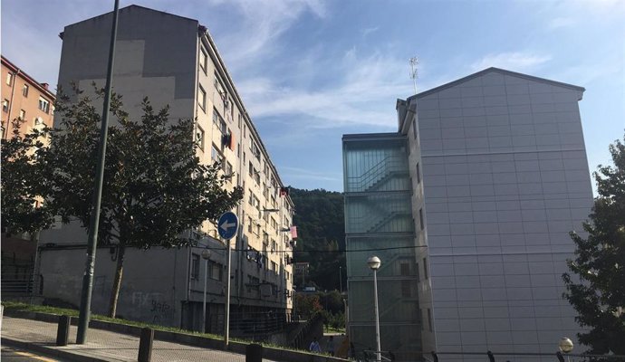Archivo - Imagen de varios edificios de Bilbao.