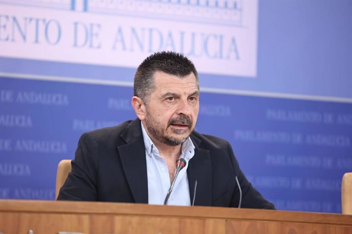 El portavoz del PP-A en el Parlamento andaluz, Toni Martín, este miércoles en rueda de prensa