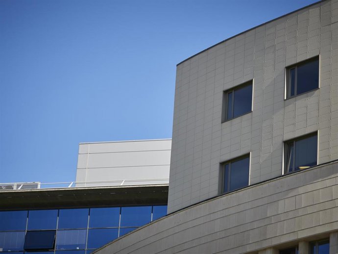 Archivo - Fachada del Palacio de Justicia de Pamplona.