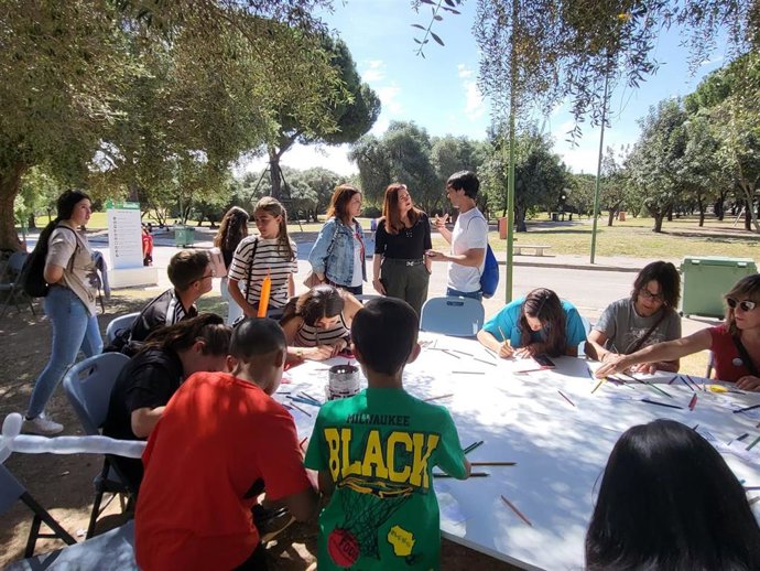 Alumnado participante en Sevilla en la Muestra Anual de la Comunicación (MuAC).