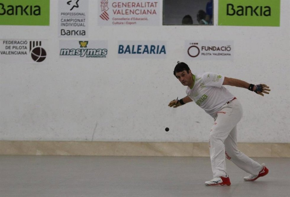 Imagen de un jugador de pilota valenciana