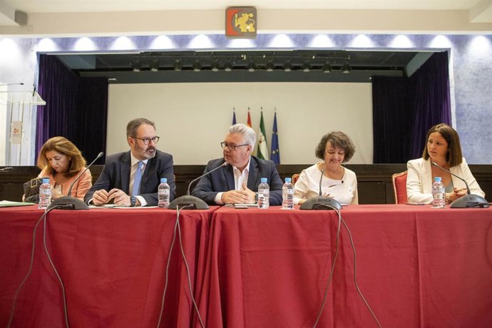 Reunión para abordar el abastecimiento de agua a la zona norte de Córdoba.