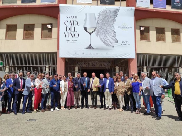 Autoridades en la inauguración de la XXXVIII Cata del Vino Montilla-Moriles.