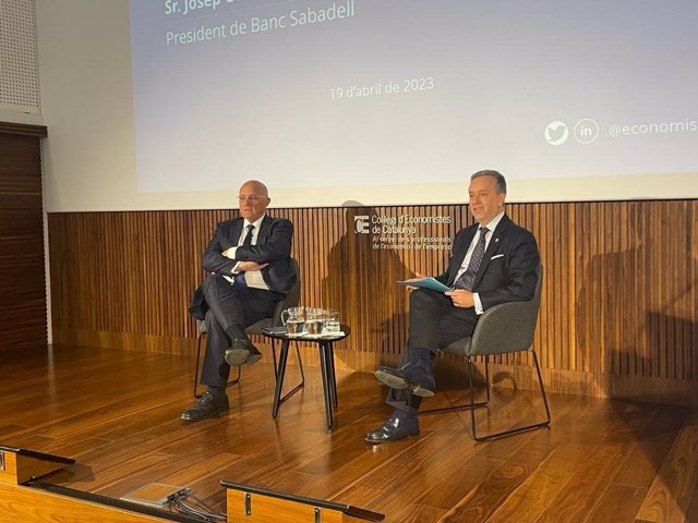 El president del Banc Sabadell, Josep Oliu, i el degà del CEC, Carles Puig de Travy