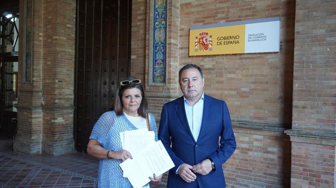 El Pp Recoge Más De 700 Firmas Entre Los Vecinos Para Pedir La Apertura Completa Del Cuartel De La Guardia Civil Del Municipio