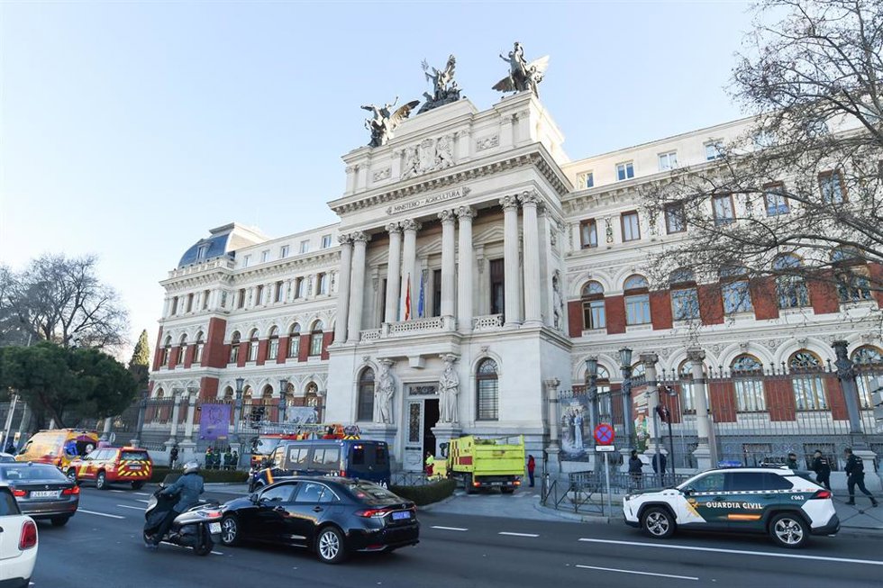 Archivo - Vista general de una acción reivindicativa de la asociación ecologista Greenpeace, en el Ministerio de Agricultura, Pesca y Alimentación, a 16 de marzo de 2023, en Madrid (España). Greenpeace ha bloqueado las entradas al edificio del Ministeri