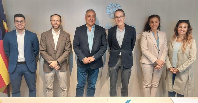 Reunión de los representantes de la APB con delegados de CAEB y Abone para explicar la marcha de las obras de las canalizaciones del Nuevo Paseo Marítimo de Palma.