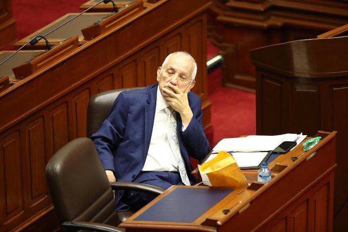 El ministro de Educación de Perú, Óscar Becerra.