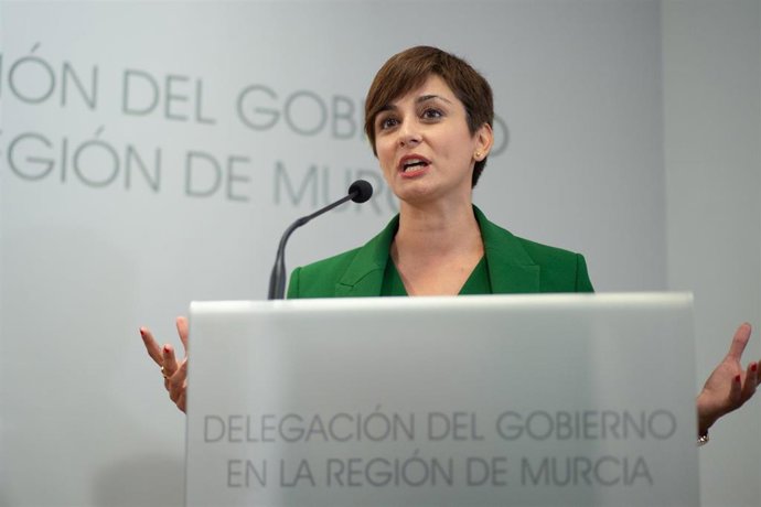 La ministra Portavoz, Isabel Rodríguez, interviene durante el acto de la toma de posesión de la delegada del Gobierno en Murcia, en la Delegación del Gobierno, a 14 de abril de 2023, en Murcia, Región de Murcia (España). 