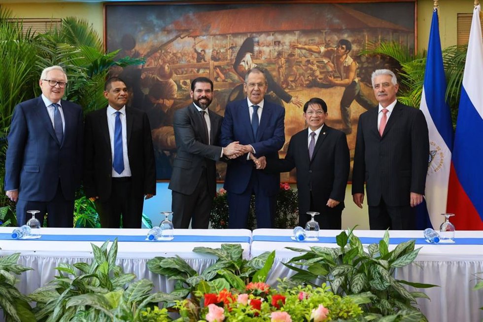 Ministro de Exteriores de Rusia, Sergéi Lavrov, con el minsitro de Exteriores de Nicaragua, Denis Moncada