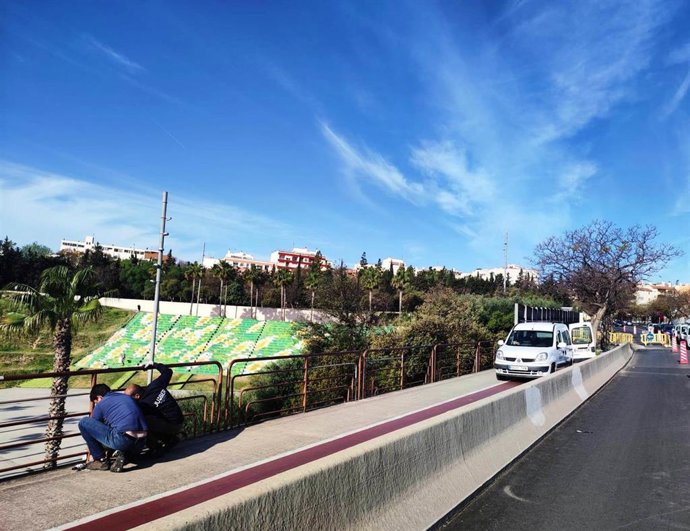 El Ayuntamiento de Palma refuerza la seguridad del puente de Salvador Dalí.