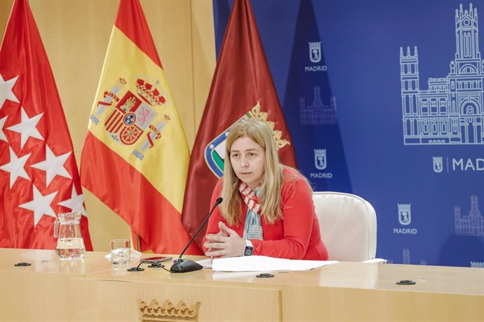 Archivo - La portavoz municipal y delegada del Área de Seguridad y Emergencias del Ayuntamiento de Madrid, Inmaculada Sanz, ofrece una rueda de prensa en el consistorio madrileño 