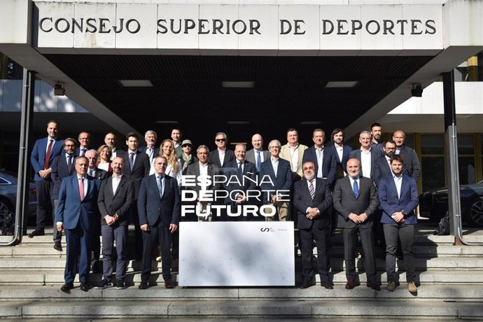 Foto de familia tras la presentación en el CSD del proyecto 'Es de Futuro'