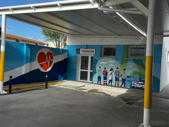 Fachada del nuevo Dispositivo de Cuidados Críticos y Urgencias de La Línea.