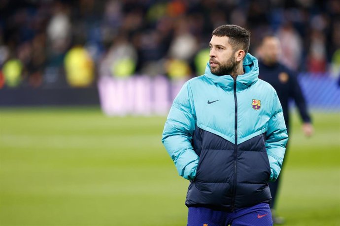 Archivo - Jordi Alba of FC Barcelona looks on during the Spanish Cup, Copa del Rey, Semi Finals football match played between Real Madrid and FC Barcelona at Santiago Bernabeu stadium on March 02, 2023, in Madrid, Spain.