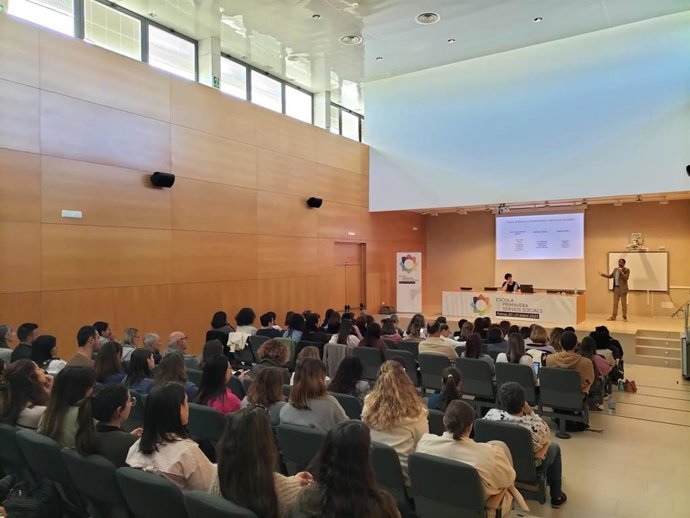 Primera de las jornadas de la Escuela de Primavera de Servicios Sociales para profesionales del sector.