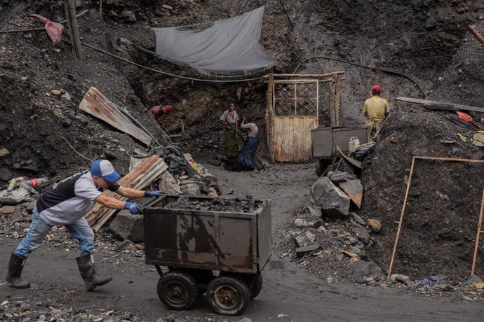 Archivo - Una mina de piedras preciosas en el municipio de Muzo, en Boyacá, centro de Colombia.