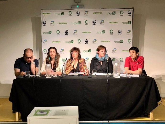 Los representantes de las cinco principales organizaciones ecologistas en España durante la presentación de la campaña 'Yo apoyo la casa común'.