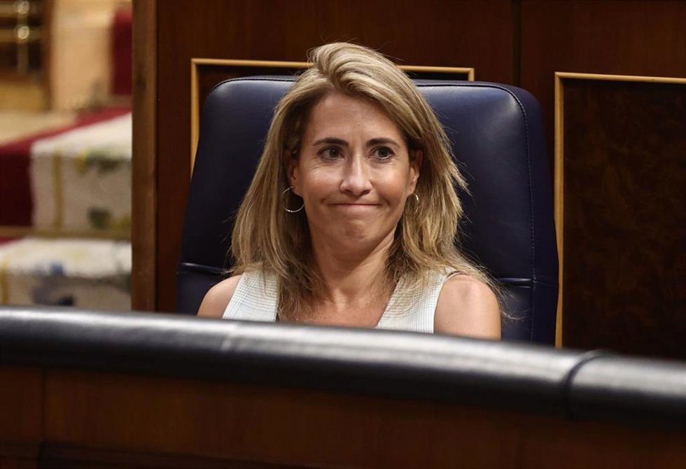 Archivo - La ministra de Transportes, Raquel Sánchez, en el hemiciclo  