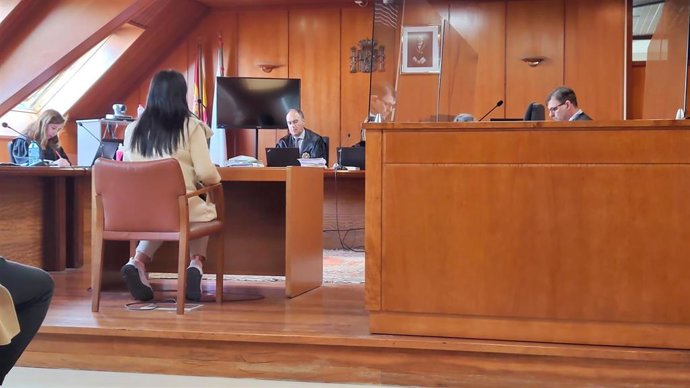Una de las testigos declara en el juicio contra seis acusados de prostituir a una joven en Santander en 2019.