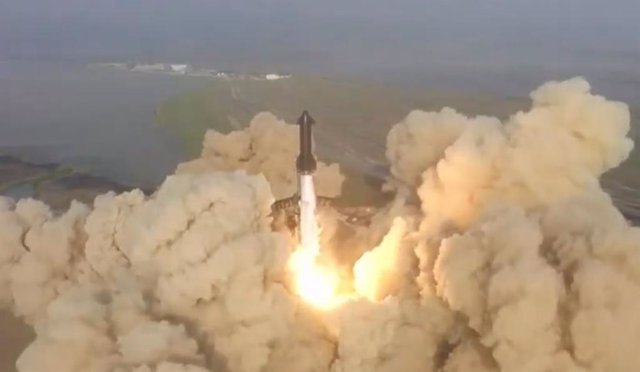 Lanzamiento de la primera Starship en un cohete Super Heavy