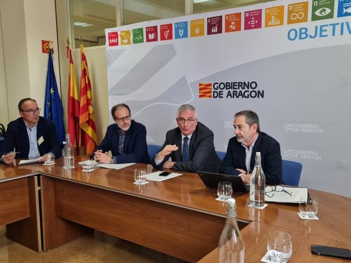 Olona ha convocado a las organizaciones agrarias y cooperativas agroalimentarias.