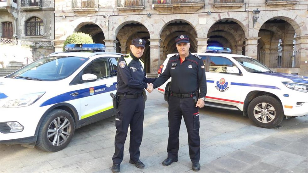 Presentación del protocolo de colaboración entre la Ertzaintza y la Policía Local de Balmaseda