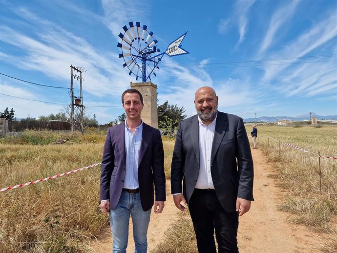 Lloren Galmés y Jaime Martínez, en el Pla de Sant Jordi.