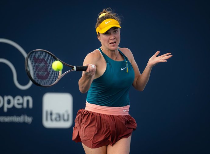 Archivo - Elina Svitolina of Ukraine in action during the second round of the 2022 Miami Open WTA 1000 tennis tournament against Heather Watson of Great Britain