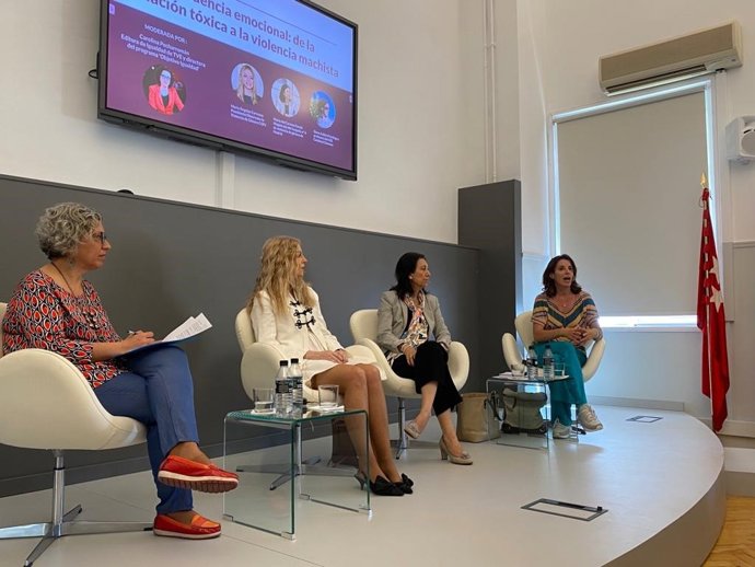 Mesa redonda sobre violencia de género