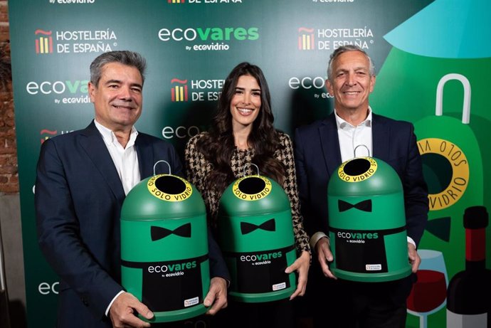 Emilio Gallego, secretario general de Hostelería de España; Lidia Torrent, comunicadora y modelo; y José Manuel Núñez-Lagos, director general de Ecovidrio.