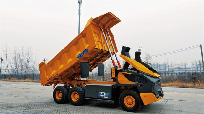 The unmanned XDR80TE-AT electric mining truck from XCMG, standing out from over 11,000 entries, awarded of the iF Design Award 2023 in the discipline of Product under category Automobiles/Vehicles.
