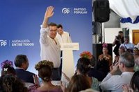 Feijóo anima a Moreno a seguir ejerciendo sus competencias con "lealtad constitucional" y "autonomismo andaluz"