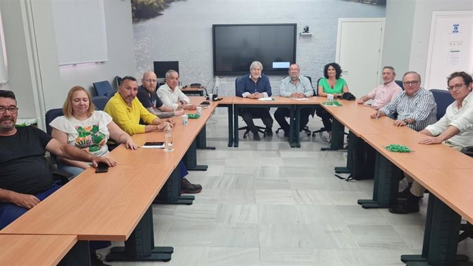 Representantes de la concesionaria de la grúa en Sevilla y la sección del Sppme alcanzan un acuerdo en la sede del Sercla.