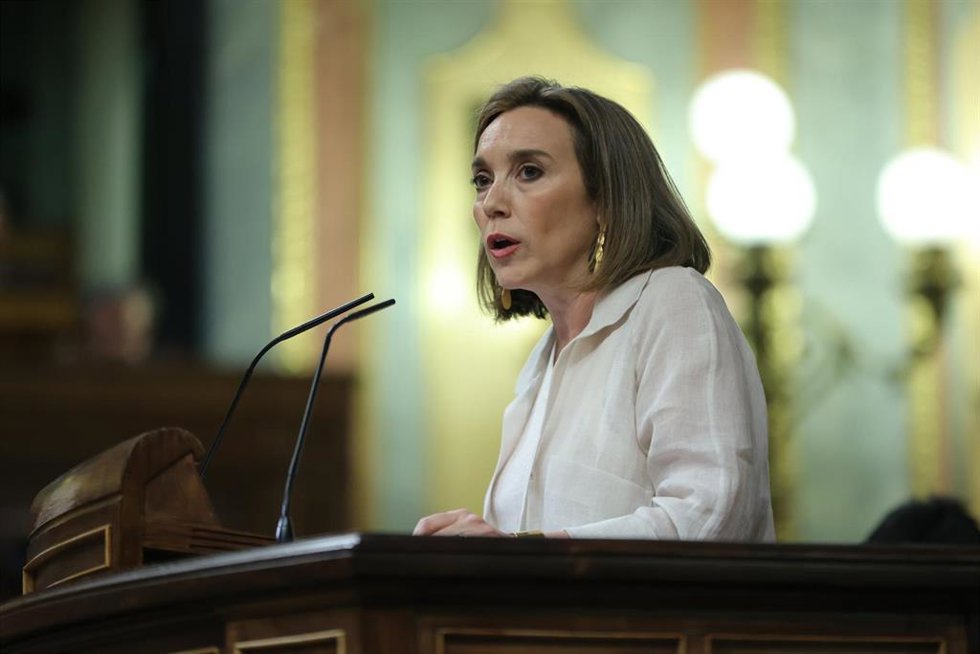 La portavoz del PP en el Congreso, Cuca Gamarra, interviene durante una sesión plenaria en el Congreso de los Diputados, a 20 de abril de 2023, en Madrid (España).