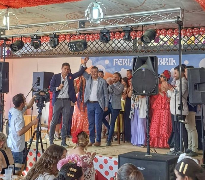 Los socialistas arropan a su candidato de Mairena del Alcor