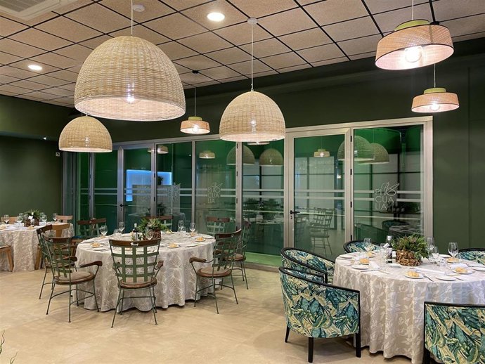 Archivo - Restaurante con vistas a la bodega de Picualia.