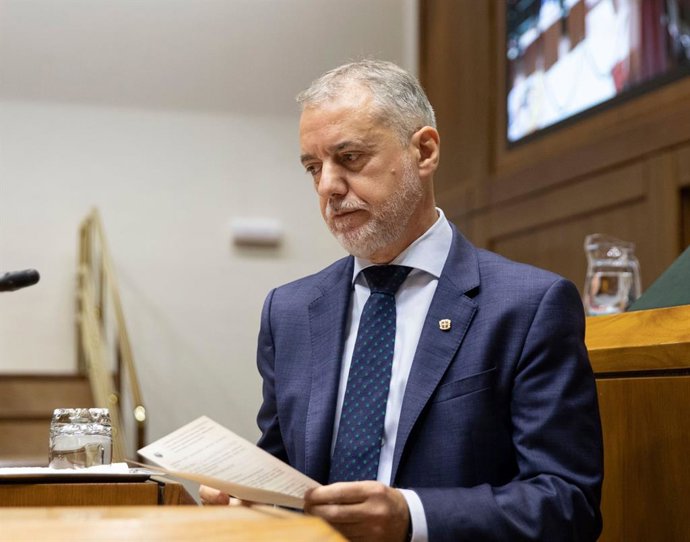 Archivo - El lehendakari, Iñigo Urkullu, en un pleno de control