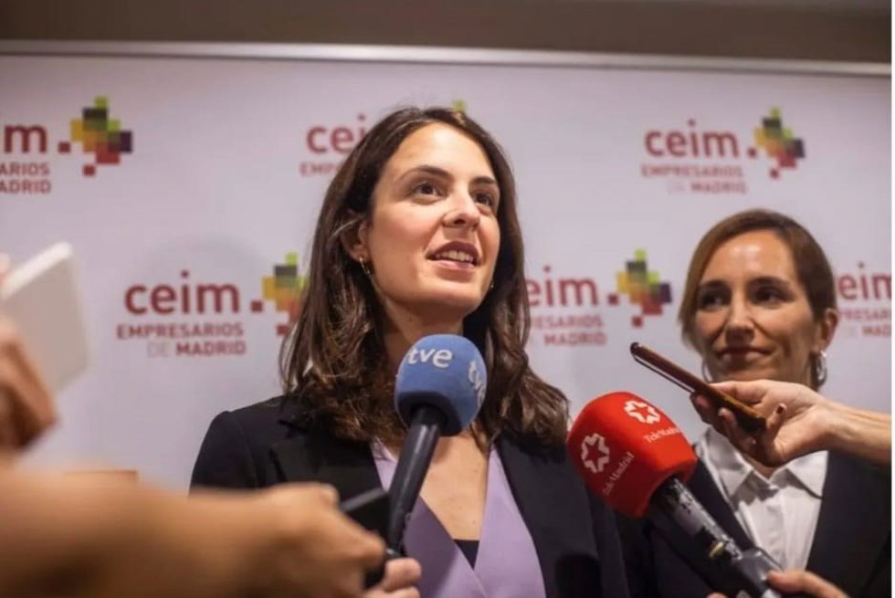 La candidata de Más Madrid a la Alcaldía, Rita Maestre, y su homóloga en la Comunidad, Mónica García, en una reunión con CEIM