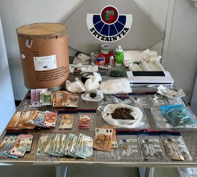 Ingresa en prisión tras localizarse en su domicilio de Durango tres kilos de 'speed' y más de 10.000 euros en metálico