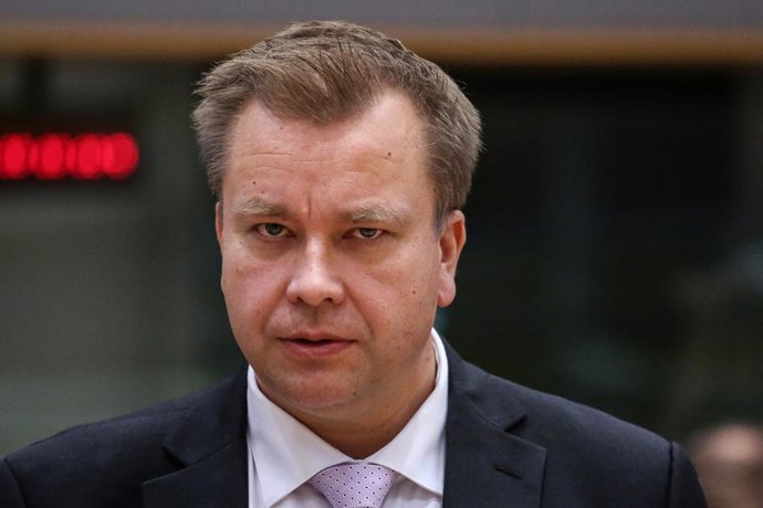 Archivo - El ministro de Defensa de Finlandia, Antti Kaikkonen