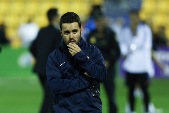 Archivo - Jonatan Giraldez, coach of FC Barcelona, looks on during the spanish women cup Semi Finals 2, Copa de la Reina, football match played between FC Barcelona and Real Madrid on May 25, 2022, in Alcorcon, Madrid Spain.