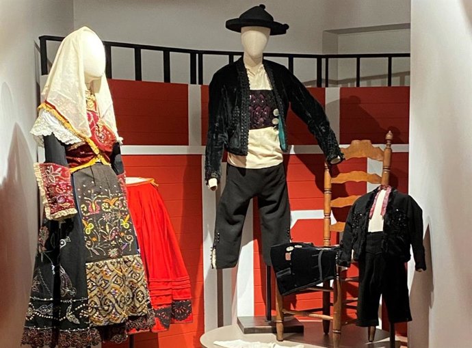 Exposición en el Traje de la Diputación de Morón de Almazán.