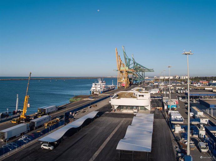 Muelle Sur del Puerto de Huelva.