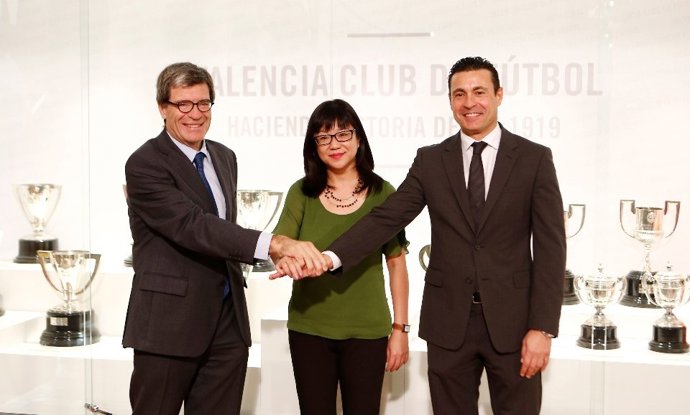 Archivo - Amadeo Salvo y Aurelio Martínez con Chan Lay Hoon en imagen de archivo