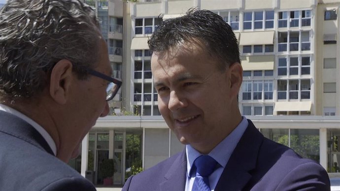 El ministro de Industria, Comercio y Turismo, Héctor Gómez, en Benidorm (Alicante).